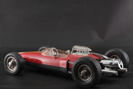 Lotus 33 in rot