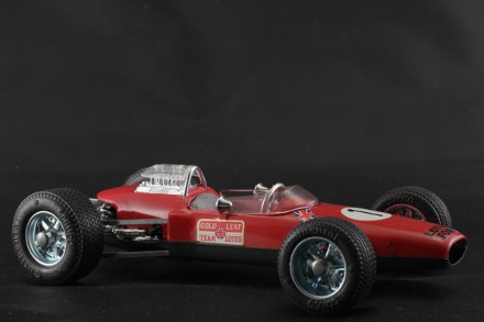 Lotus 33 in rot